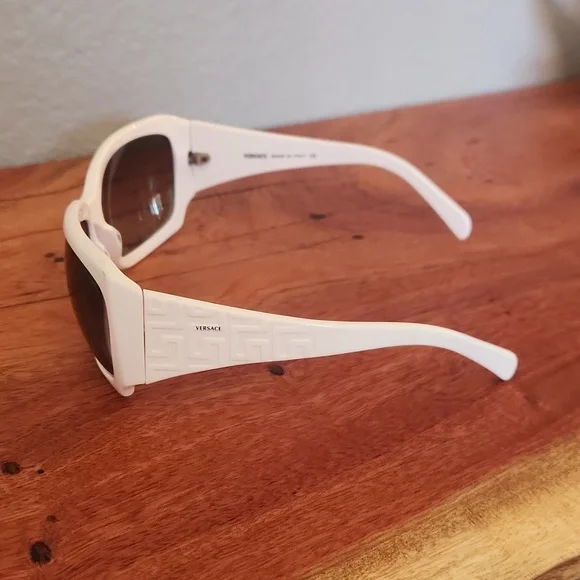 Vintage Y2K Versace Model 4049 Sunglasses - Picture 5 of 9